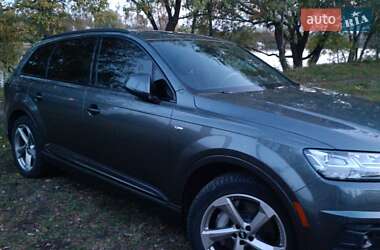 Внедорожник / Кроссовер Audi Q7 2017 в 