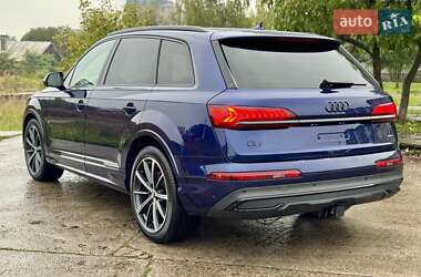 Позашляховик / Кросовер Audi Q7 2020 в 