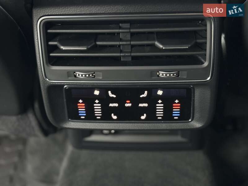 Позашляховик / Кросовер Audi Q7 2020 в Івано-Франківську