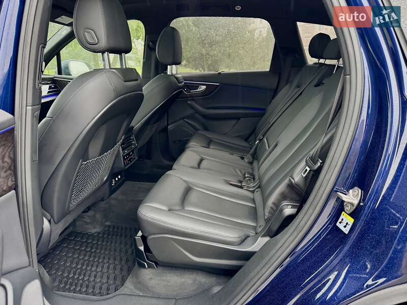 Позашляховик / Кросовер Audi Q7 2020 в Івано-Франківську