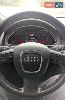 Позашляховик / Кросовер Audi Q7 2007 в 