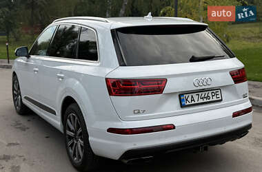 Позашляховик / Кросовер Audi Q7 2016 в 