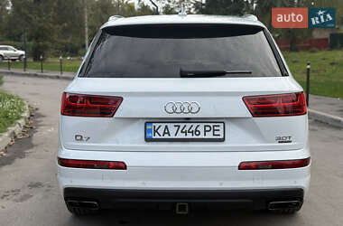 Позашляховик / Кросовер Audi Q7 2016 в 