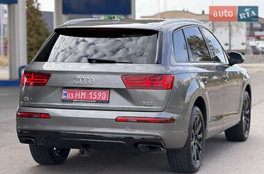 Внедорожник / Кроссовер Audi Q7 2017 в 