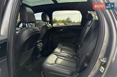 Внедорожник / Кроссовер Audi Q7 2017 в 
