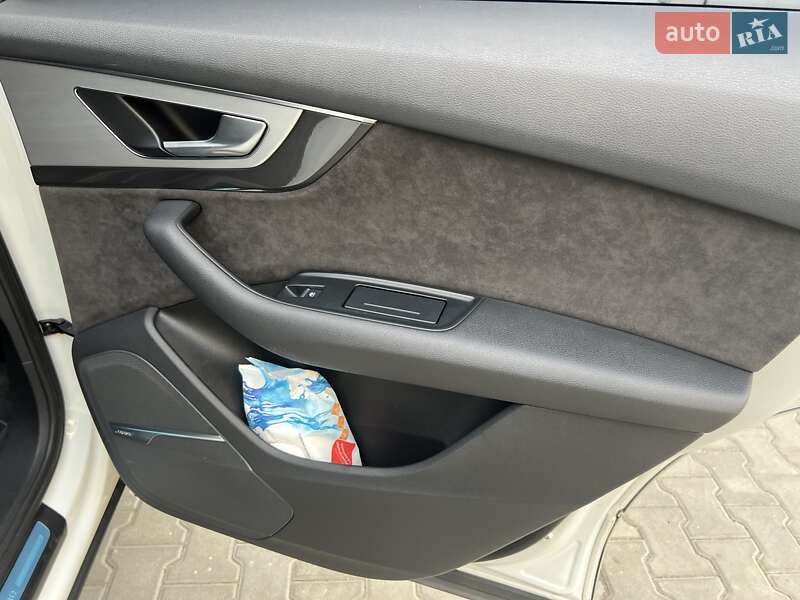 Позашляховик / Кросовер Audi Q7 2018 в Києві