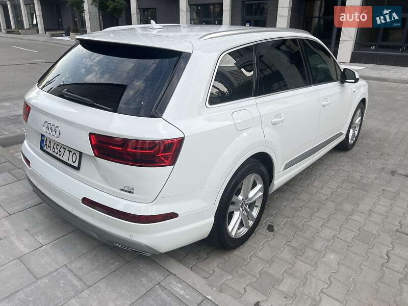 Позашляховик / Кросовер Audi Q7 2018 в Києві
