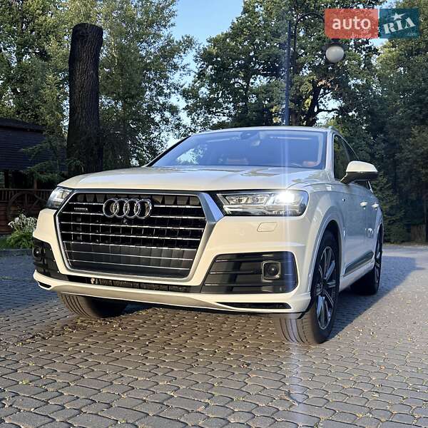 Позашляховик / Кросовер Audi Q7 2017 в Львові
