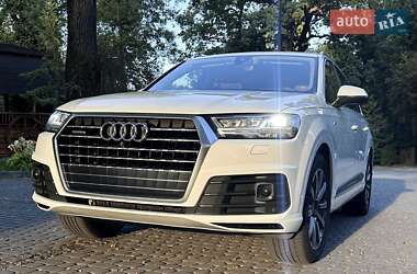 Внедорожник / Кроссовер Audi Q7 2017 в 