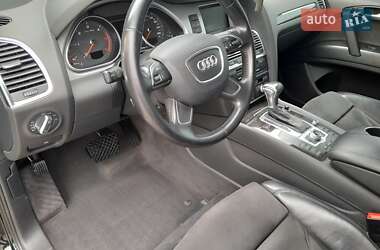Позашляховик / Кросовер Audi Q7 2013 в 