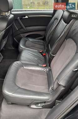 Позашляховик / Кросовер Audi Q7 2013 в 