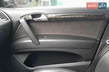 Позашляховик / Кросовер Audi Q7 2013 в 