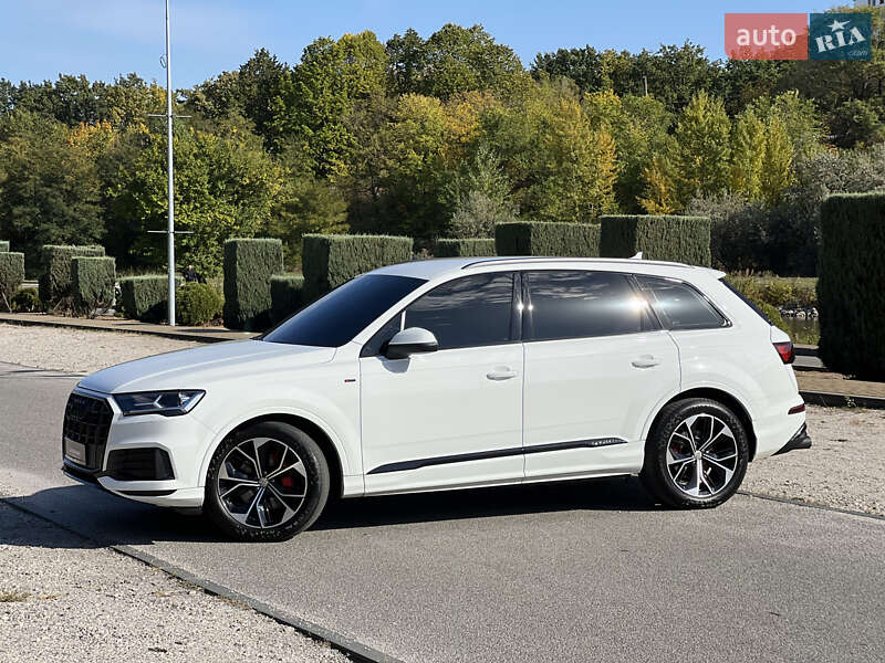 Внедорожник / Кроссовер Audi Q7 2021 в Днепре
