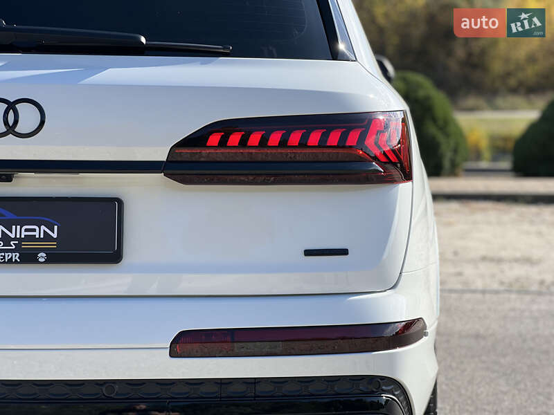 Внедорожник / Кроссовер Audi Q7 2021 в Днепре