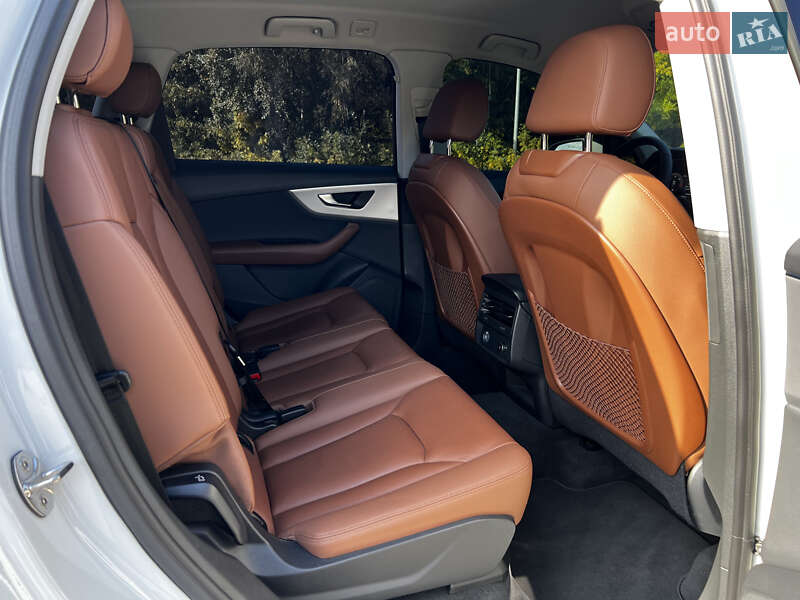 Внедорожник / Кроссовер Audi Q7 2021 в Днепре