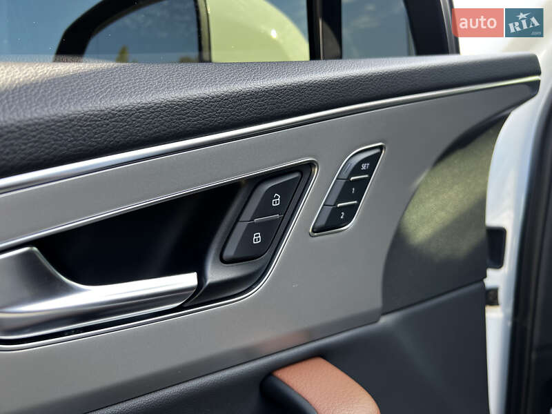 Внедорожник / Кроссовер Audi Q7 2021 в Днепре