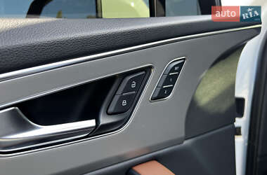 Внедорожник / Кроссовер Audi Q7 2021 в 