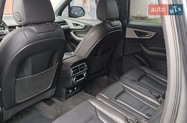 Внедорожник / Кроссовер Audi Q7 2017 в 