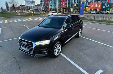 Внедорожник / Кроссовер Audi Q7 2017 в 