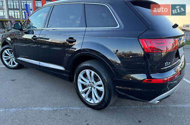 Внедорожник / Кроссовер Audi Q7 2017 в 