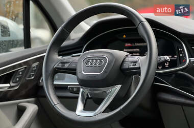 Внедорожник / Кроссовер Audi Q7 2022 в 