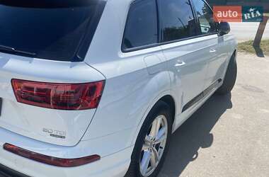 Позашляховик / Кросовер Audi Q7 2019 в 