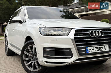 Позашляховик / Кросовер Audi Q7 2018 в 