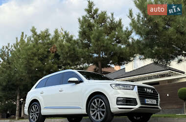 Позашляховик / Кросовер Audi Q7 2018 в 