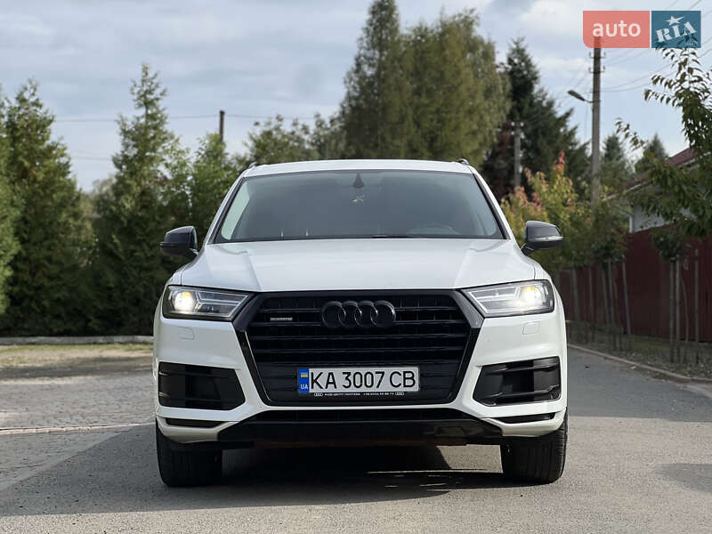 Позашляховик / Кросовер Audi Q7 2017 в Ужгороді
