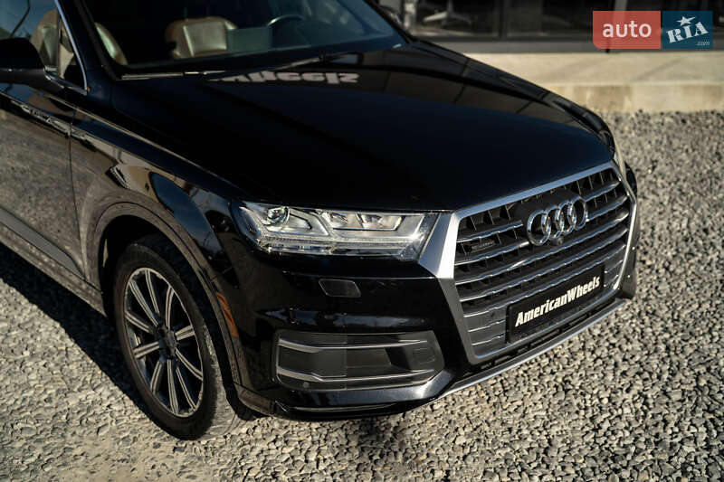 Внедорожник / Кроссовер Audi Q7 2017 в Черновцах
