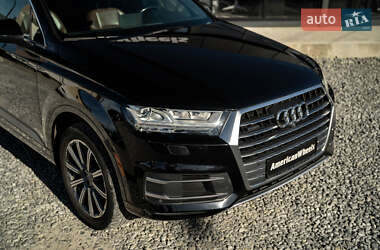 Позашляховик / Кросовер Audi Q7 2017 в 