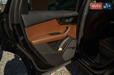 Позашляховик / Кросовер Audi Q7 2017 в 