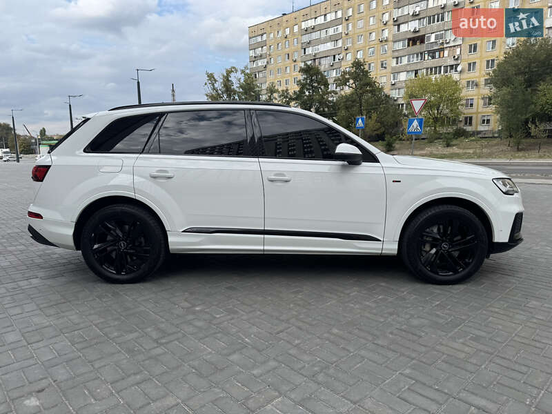 Внедорожник / Кроссовер Audi Q7 2020 в Днепре