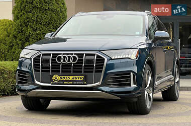Позашляховик / Кросовер Audi Q7 2020 в 