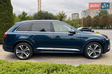 Позашляховик / Кросовер Audi Q7 2020 в 