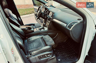 Позашляховик / Кросовер Audi Q7 2010 в 