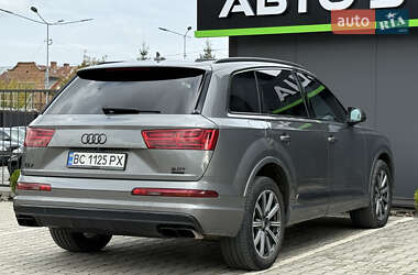 Позашляховик / Кросовер Audi Q7 2016 в 
