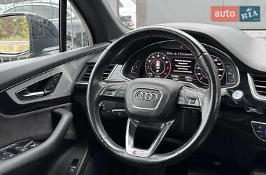 Позашляховик / Кросовер Audi Q7 2016 в 