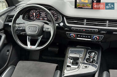 Позашляховик / Кросовер Audi Q7 2016 в 