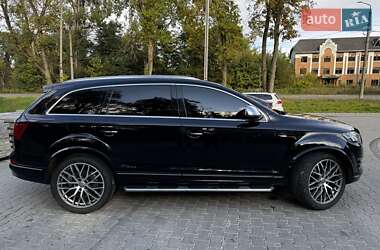 Позашляховик / Кросовер Audi Q7 2010 в 