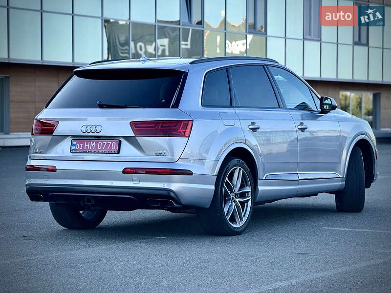 Позашляховик / Кросовер Audi Q7 2017 в Києві