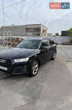 Позашляховик / Кросовер Audi Q7 2017 в 