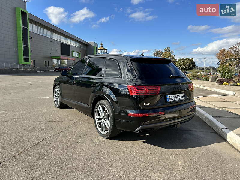 Внедорожник / Кроссовер Audi Q7 2018 в Кривом Роге
