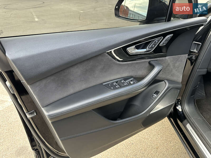 Внедорожник / Кроссовер Audi Q7 2018 в Кривом Роге