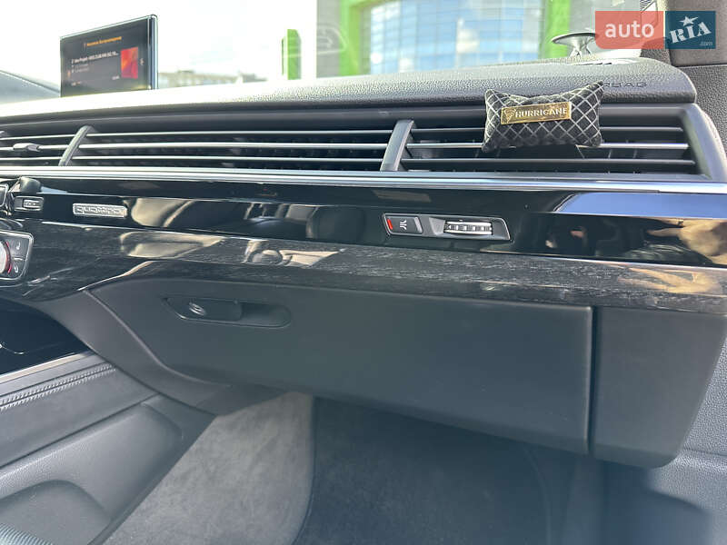 Внедорожник / Кроссовер Audi Q7 2018 в Кривом Роге