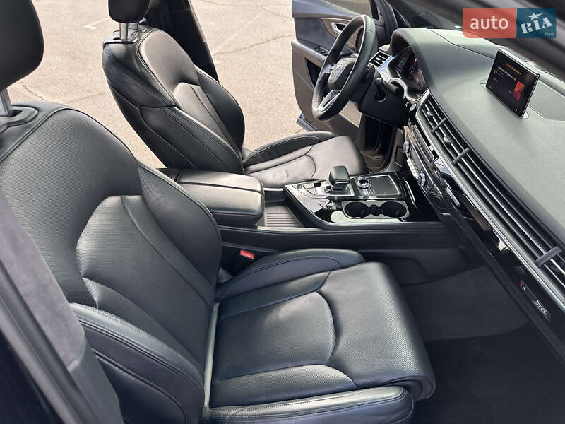 Внедорожник / Кроссовер Audi Q7 2018 в Кривом Роге