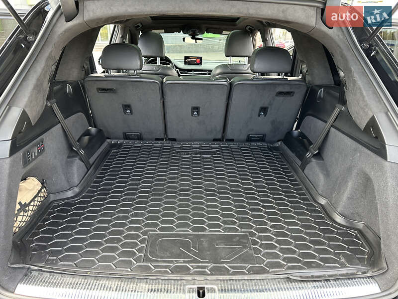 Внедорожник / Кроссовер Audi Q7 2018 в Кривом Роге