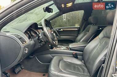 Позашляховик / Кросовер Audi Q7 2011 в 