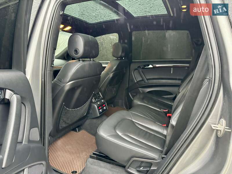 Позашляховик / Кросовер Audi Q7 2011 в Чернівцях