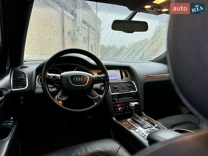 Позашляховик / Кросовер Audi Q7 2011 в Чернівцях